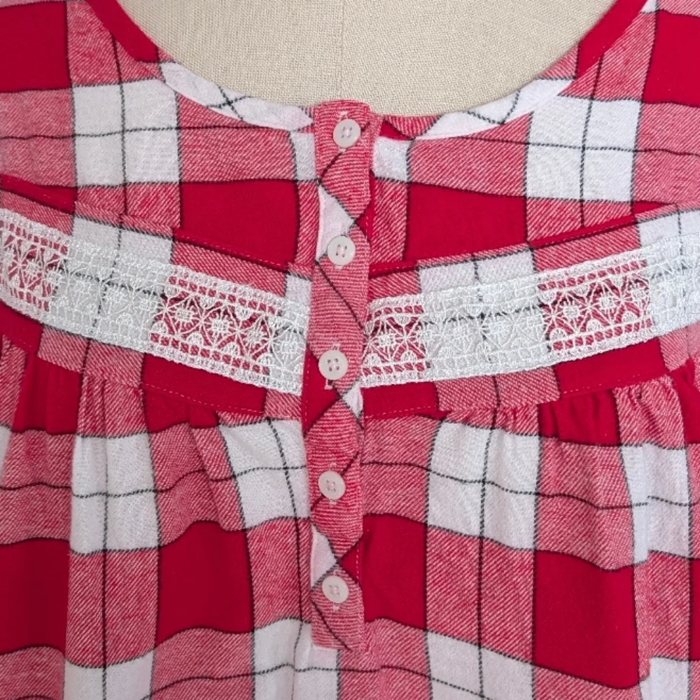 Croft & Barrow cotton flannel red & white checked traditional nightgown. Large.